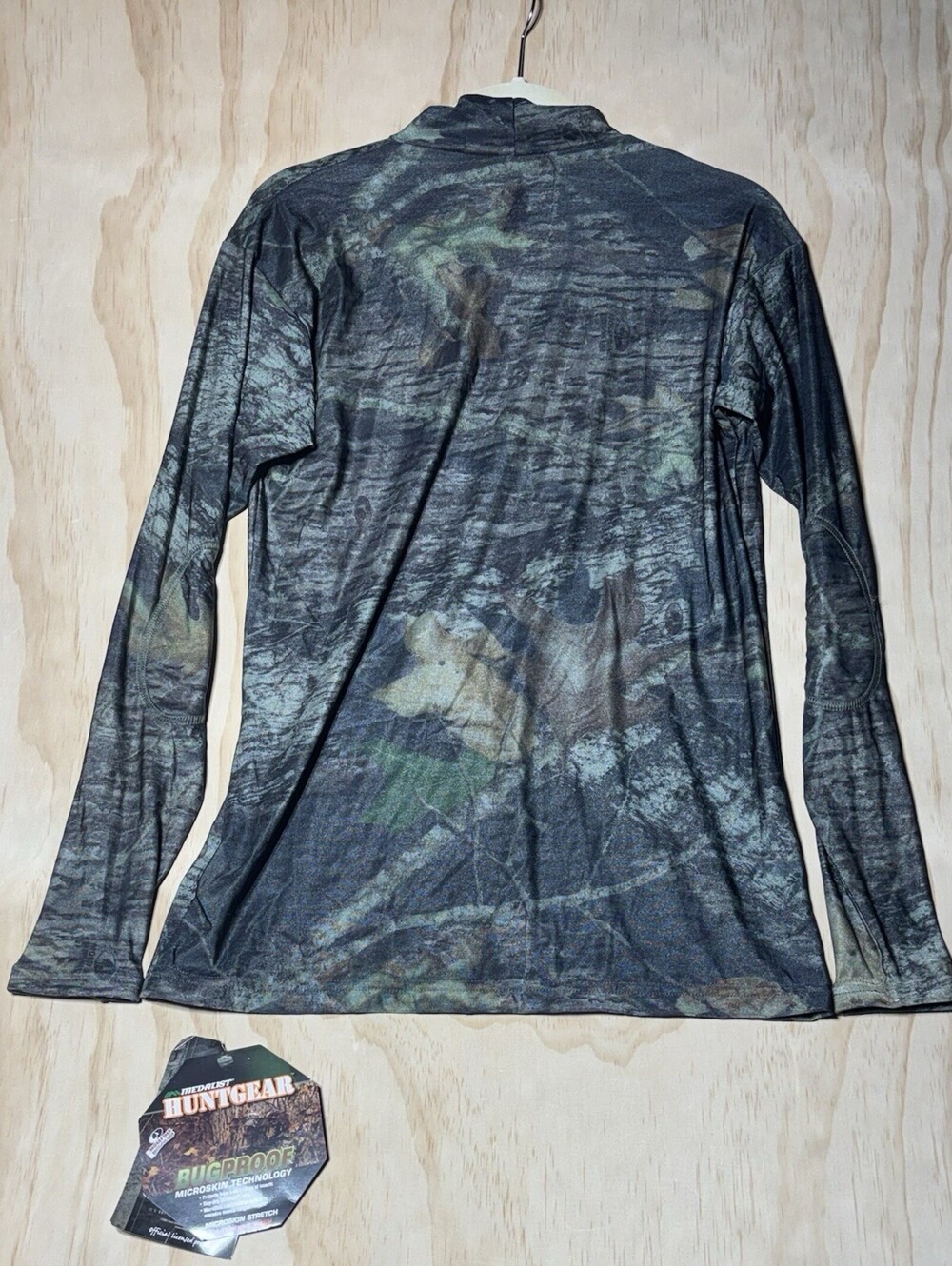 Men’s Medalist Large Mossy Oak Break-Up Camo Long Sleeve Base Layer Shirt